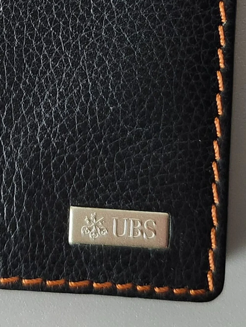 UBS Men's Leather Bifold Credit Card Wallet